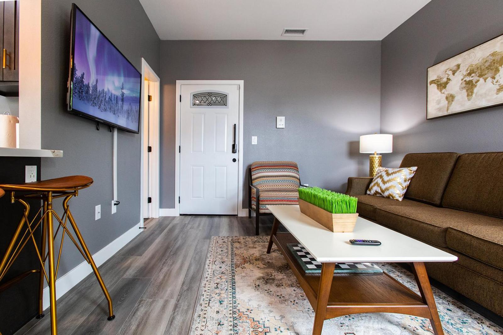 Apartment Walk To Restaurants, Fast Wifi, Ac *